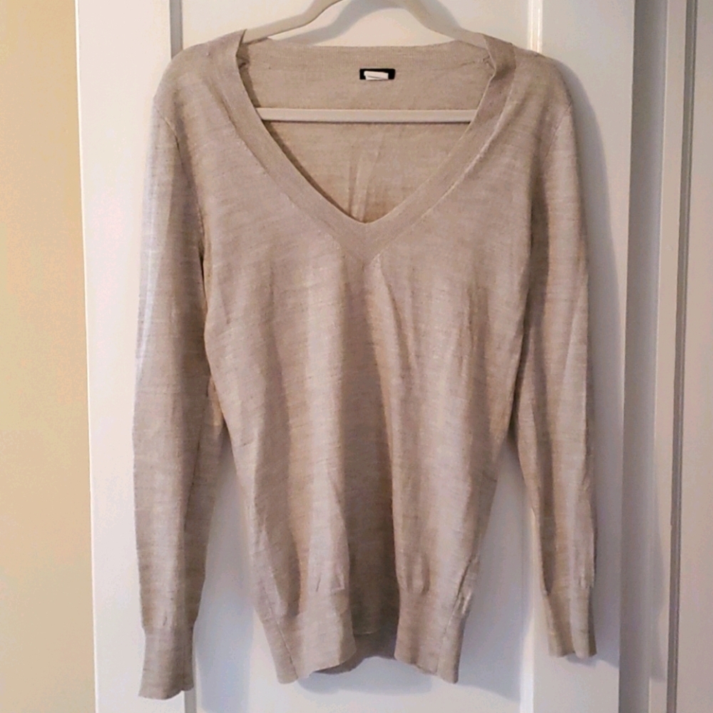 EUC, J.Crew V-neck merino wool sweater